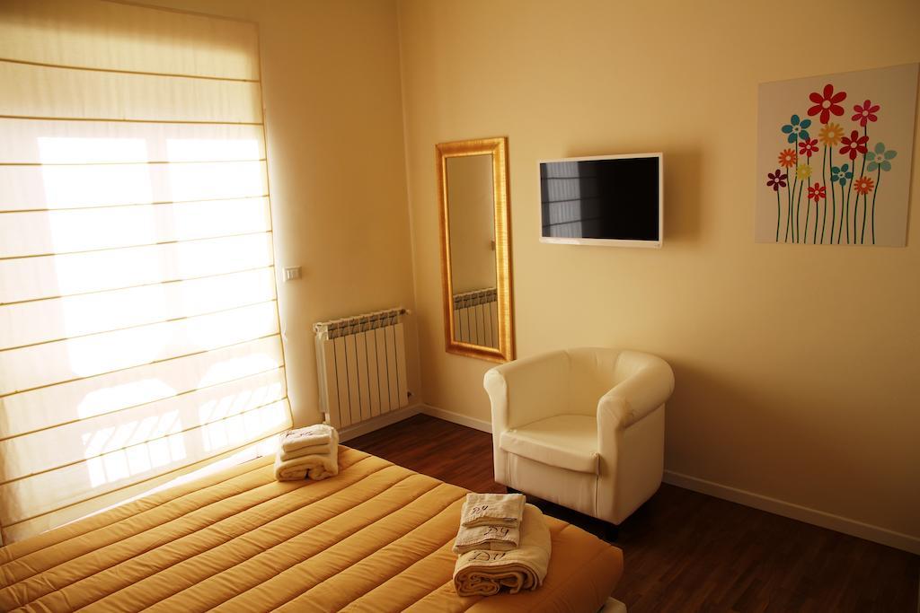 Domus Yenne Suites Cagliari Zimmer foto